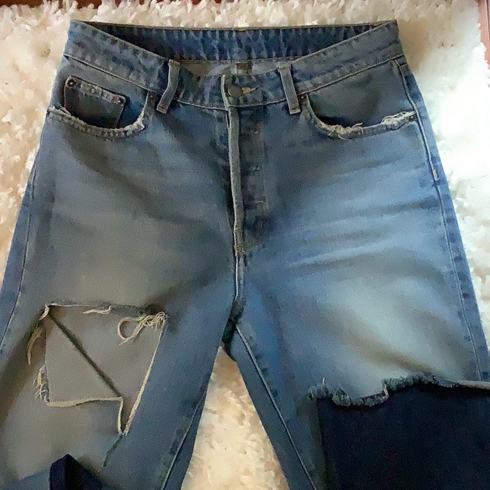 Carmar Distressed Jeans